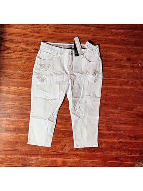 Lee Total Freedom Capris 14P White Women Petite Embroidered Pockets High Rise